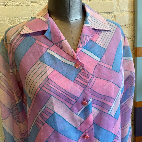 SOLD Vtg 60s MOD Spring Button Shirt Geo Print Feminine Styling True Vintage Blo - Picture 5 of 9